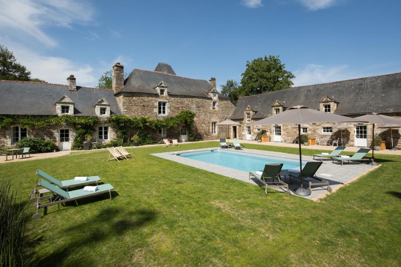 Manoir Du Vau D Arz Gites Et Chambres D Hotes Avec Piscine Malansac Exterior photo